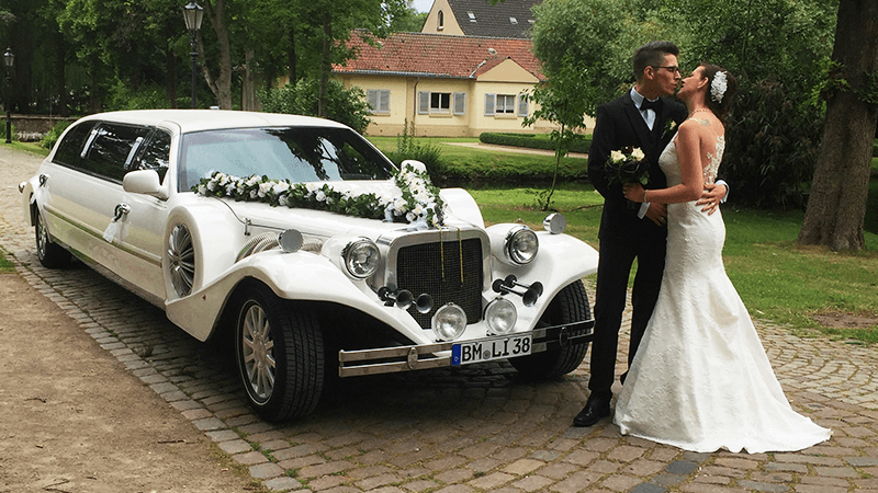 Hochzeitsfahrzeug als Luxus Limousine mit Chauffeur von Starlimos