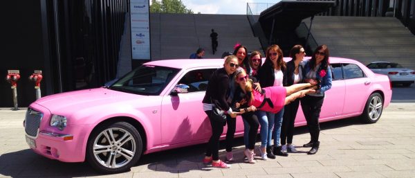 Chrysler Stretchlimousine in pink von Star-Limos mieten