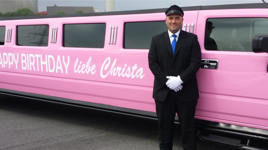 Pink Hummer Limousine als Geburtstagsüberraschung